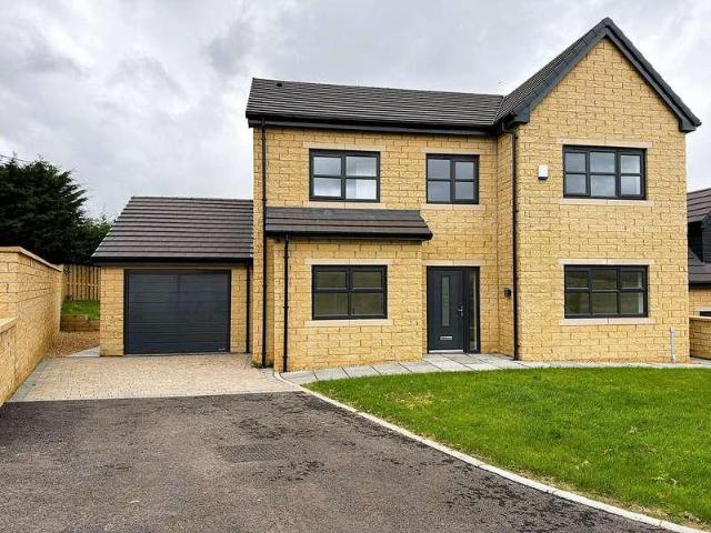 4 bed house for sale