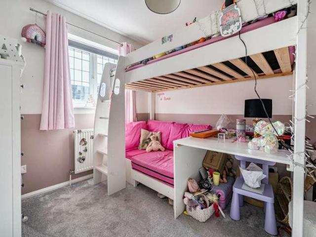 4 bed house for sale
