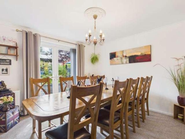 4 bed house for sale