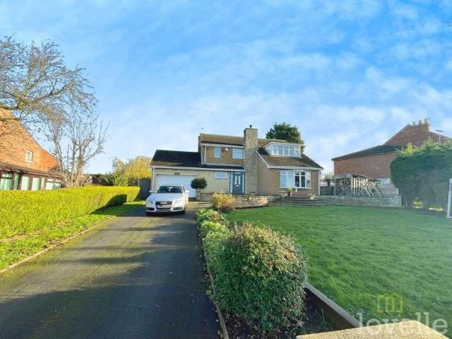 4 bed house for sale