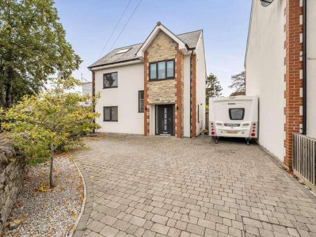 4 bed house for sale