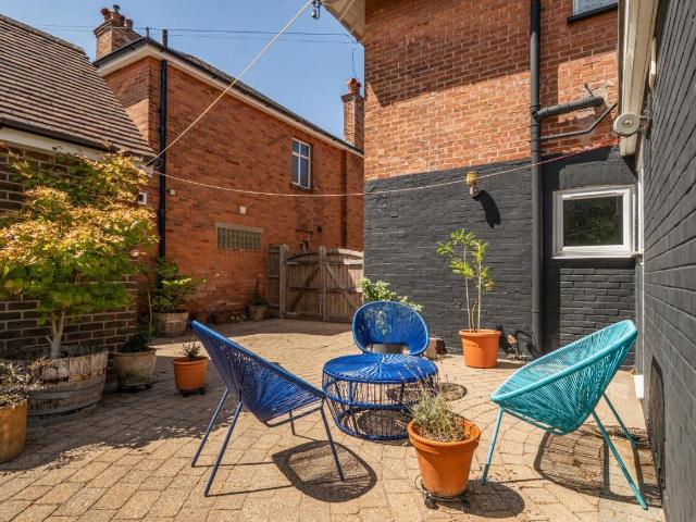 4 bed house for sale