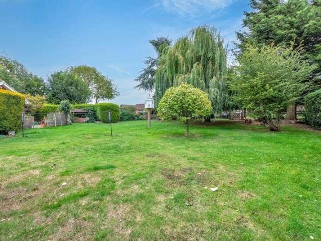 4 bed house for sale