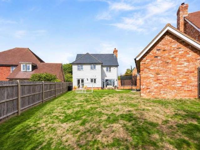 4 bed house for sale