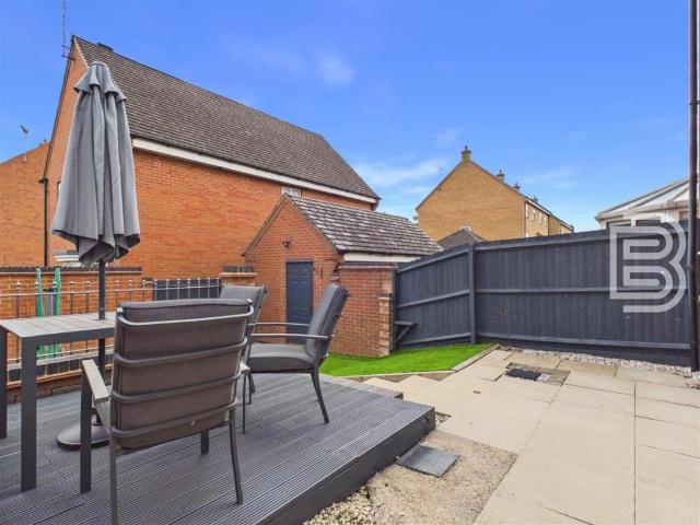 4 bed house for sale