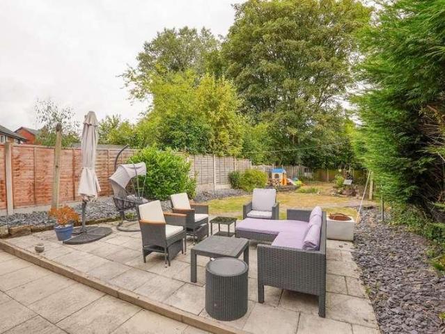 4 bed house for sale