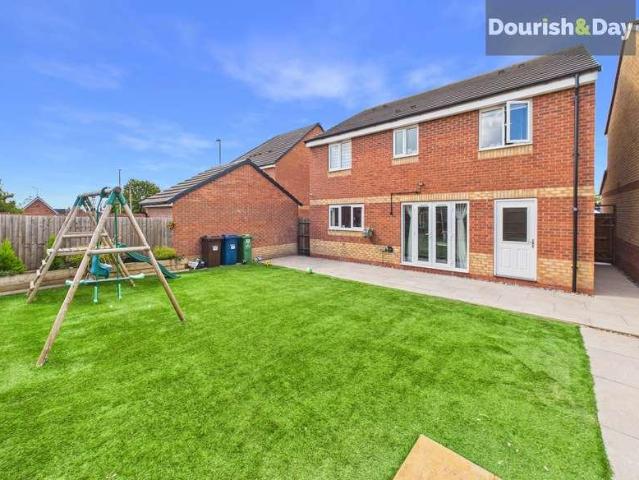 4 bed house for sale