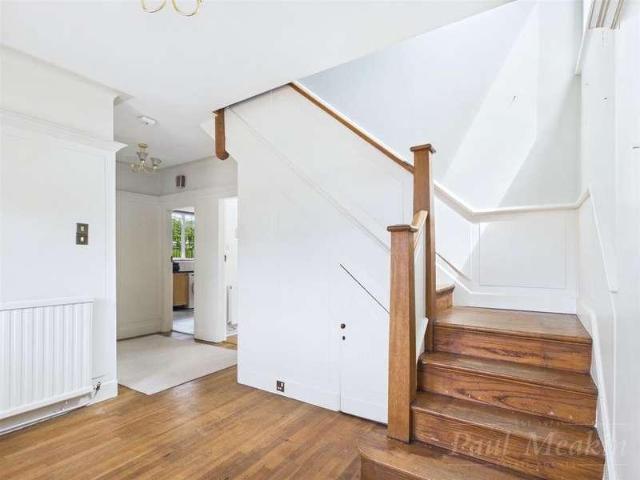 4 bed house for sale