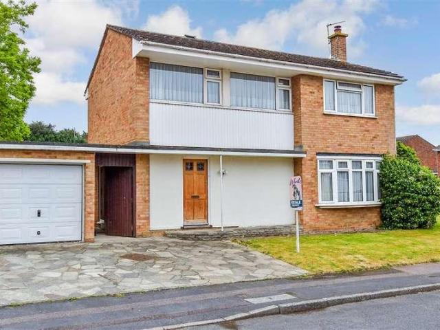 4 bed house for sale