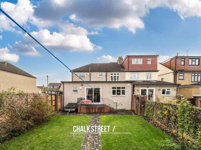 4 bed house for sale