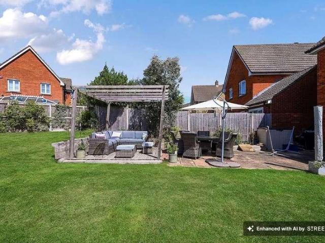 4 bed house for sale