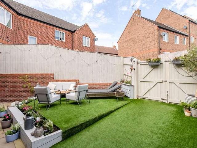 4 bed house for sale