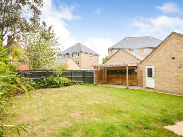 4 bed house for sale