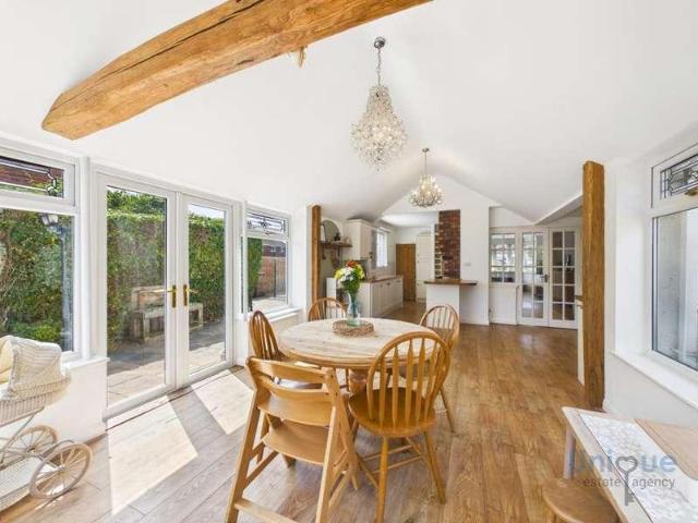 4 bed house for sale