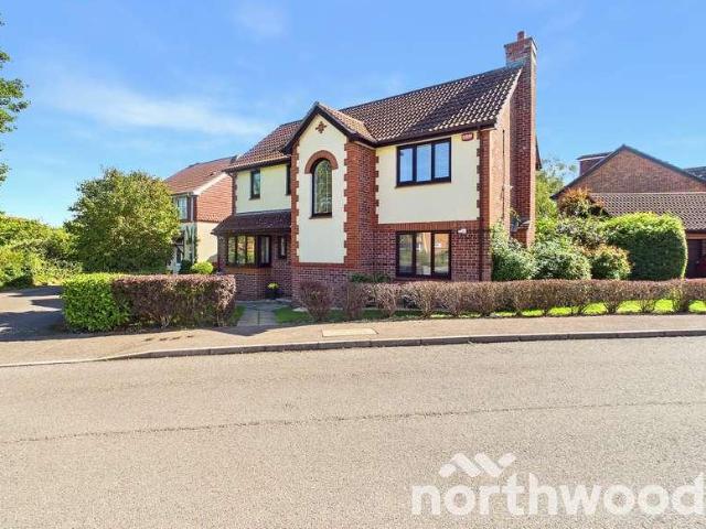 4 bed house for sale