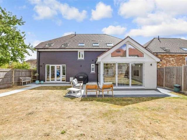 4 bed house for sale