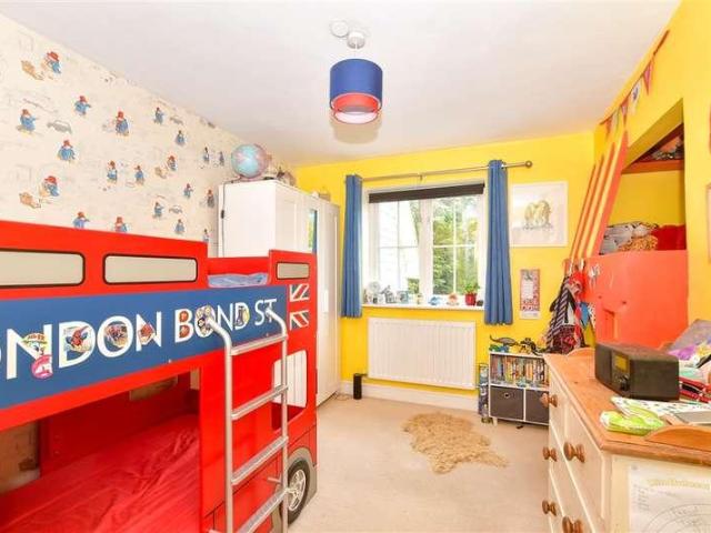 4 bed house for sale