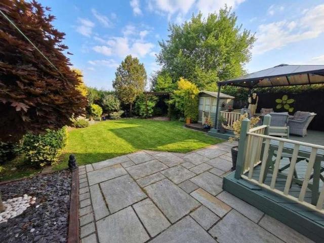 4 bed house for sale