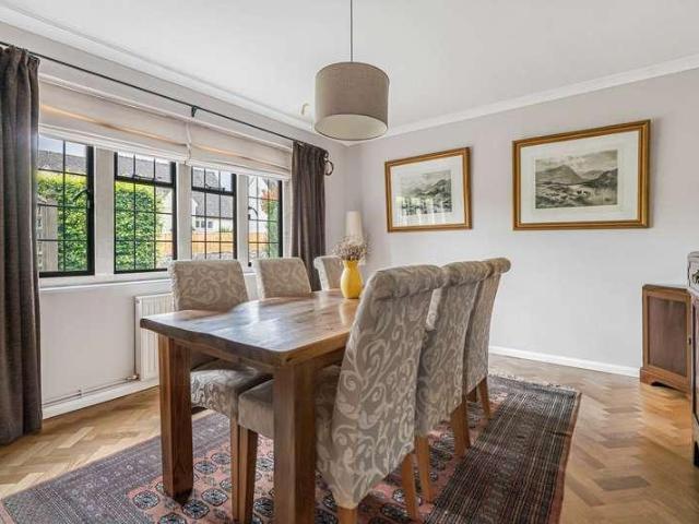 4 bed house for sale