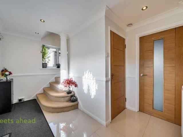 4 bed house for sale