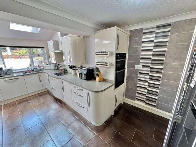 4 bed house for sale