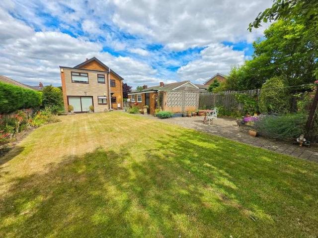 4 bed house for sale