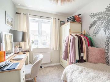 4 bed house for sale