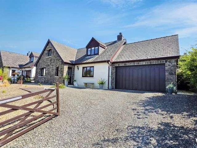 4 bed house for sale