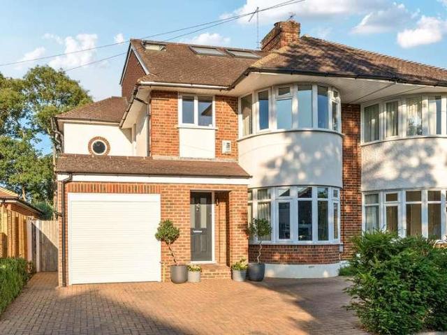 4 bed house for sale