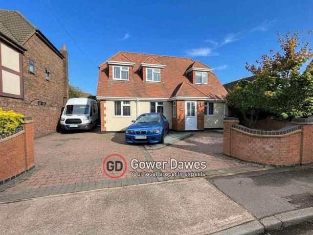 4 bed house for sale
