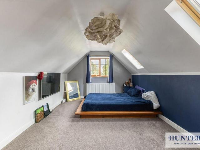 4 bed house for sale