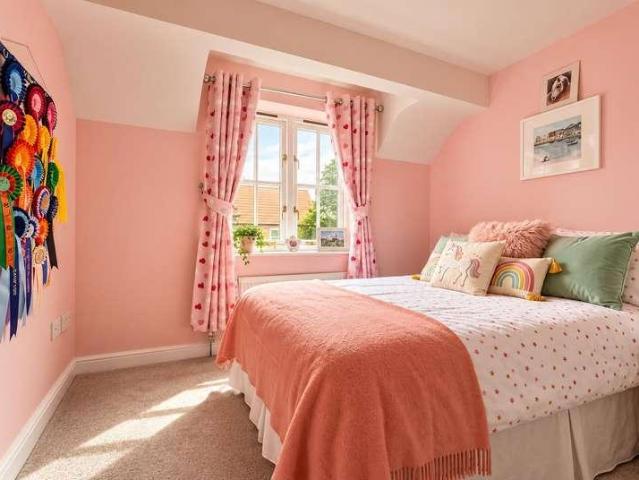 4 bed house for sale