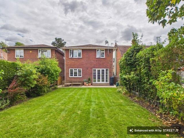 4 bed house for sale