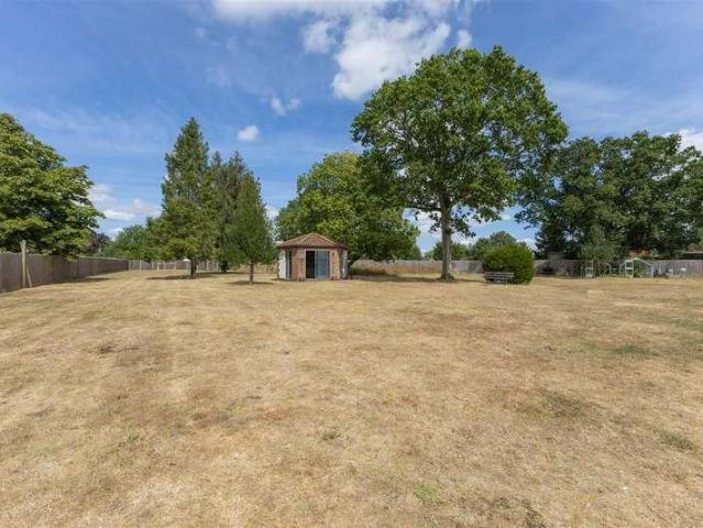 4 bed house for sale