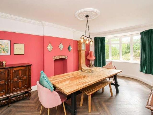 4 bed house for sale