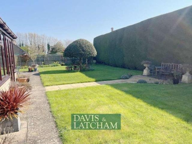 4 bed house for sale