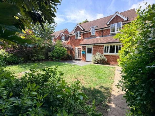 4 bed house for sale