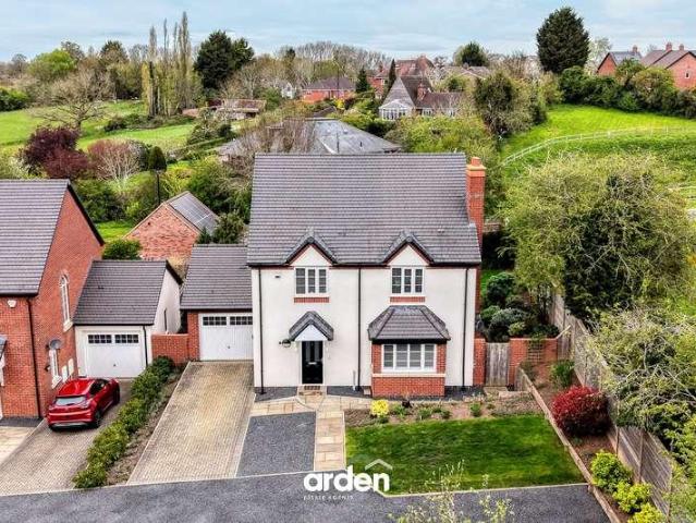 4 bed house for sale