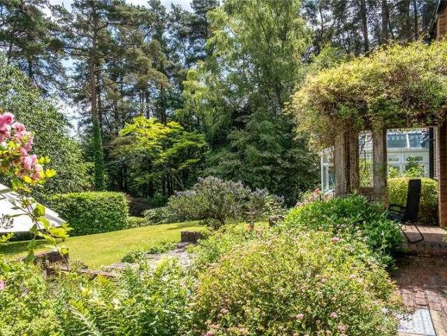 4 bed house for sale