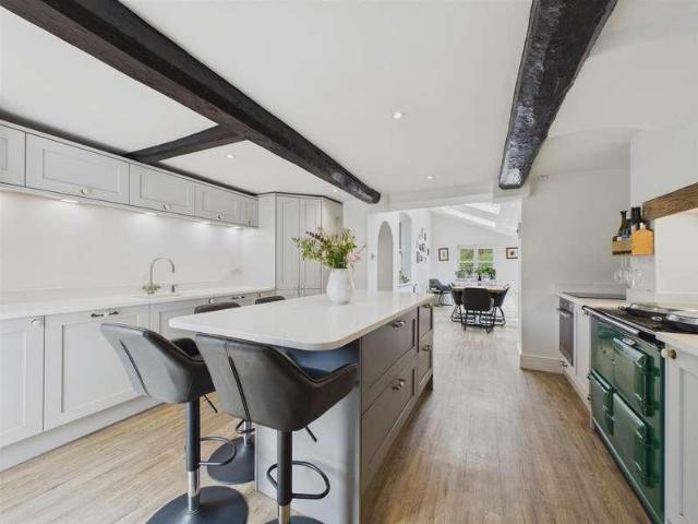 4 bed house for sale