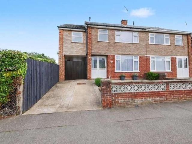 4 bed house for sale