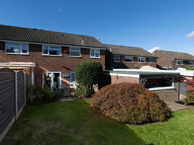 4 bed house for sale