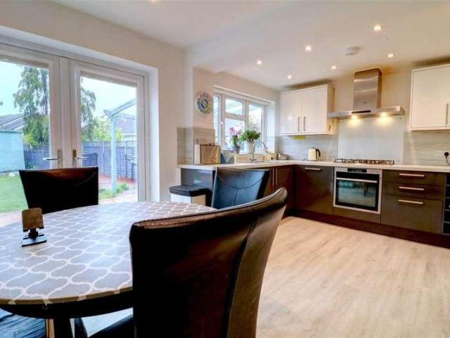 4 bed house for sale
