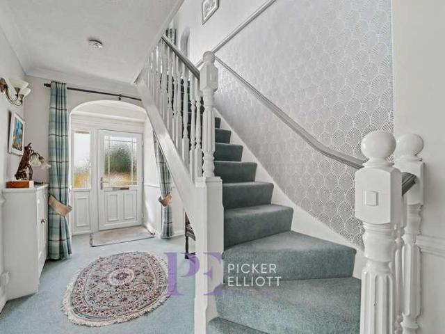 4 bed house for sale