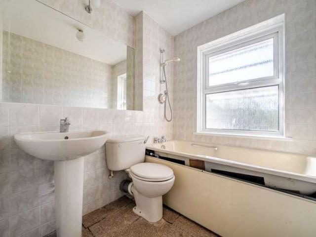 4 bed house for sale