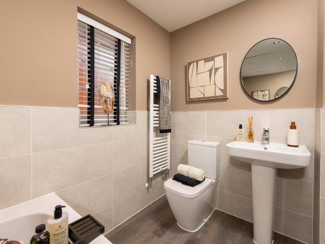 4 bed house for sale