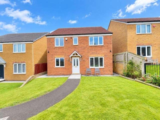 4 bed house for sale