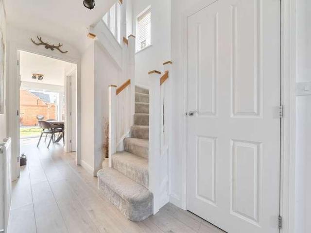 4 bed house for sale