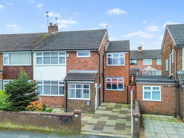 4 bed house for sale