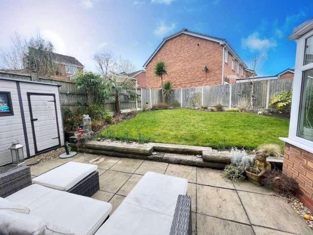 4 bed house for sale